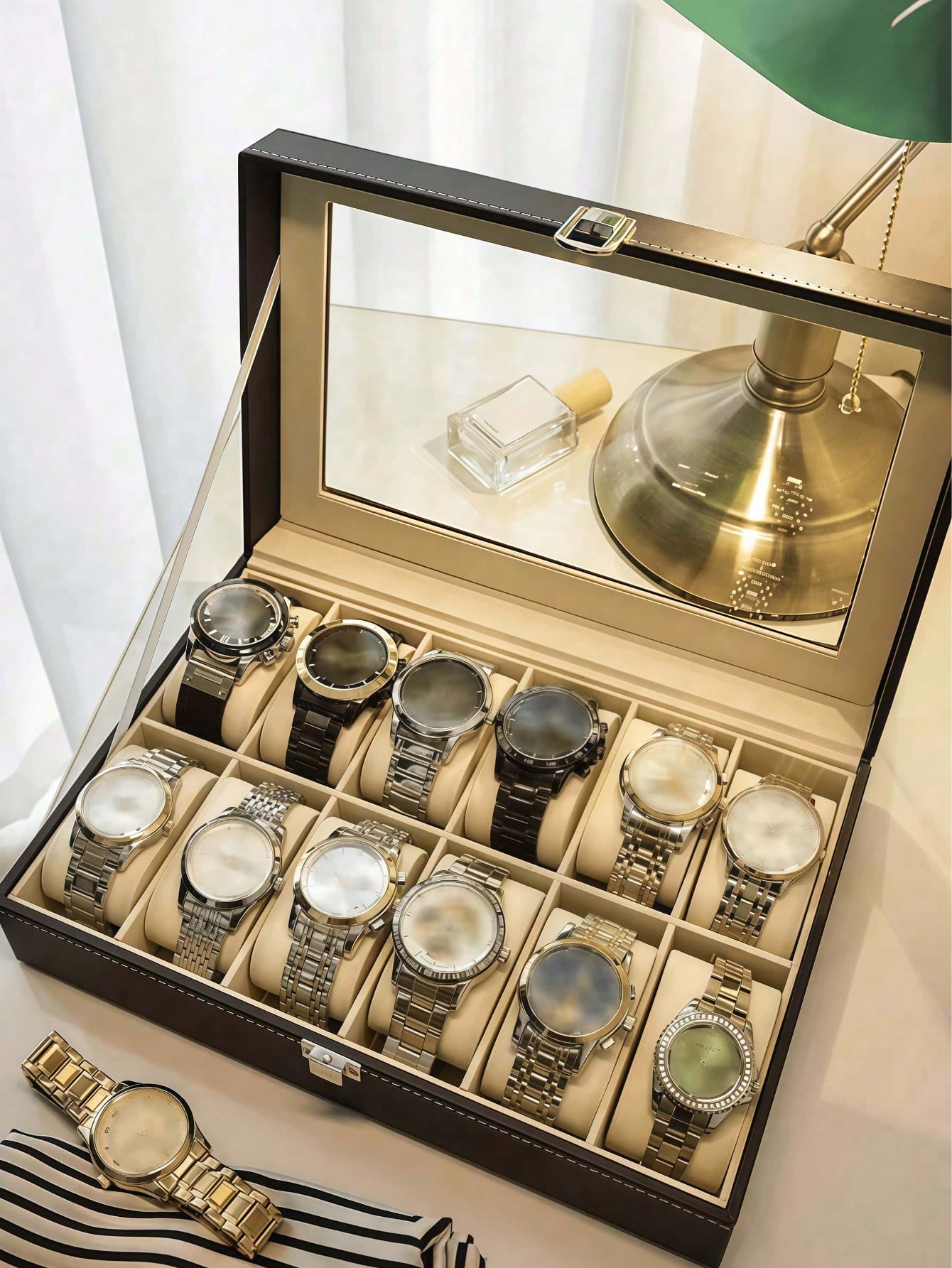 Leather Watch Box with Lock, L - đánh giá và giá Jewels On Watches